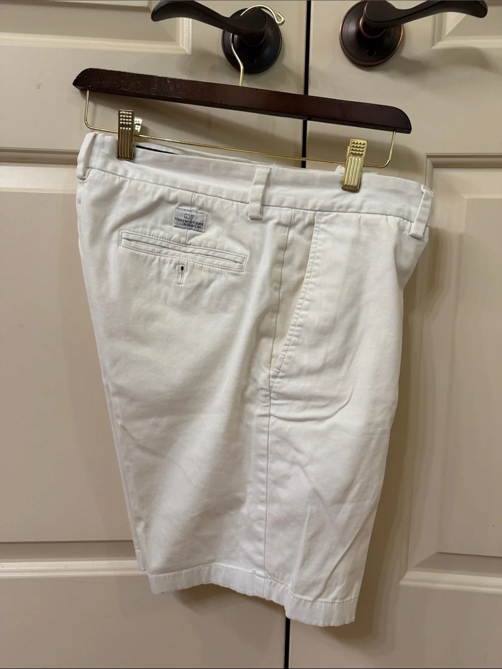 Vineyard Vines Men’s Cream Flat Front Shorts